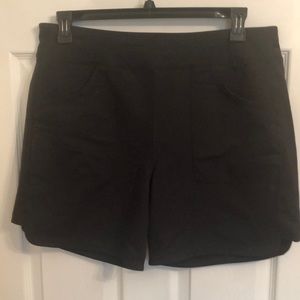 Large Lands’ End black shorts with 2 pockets